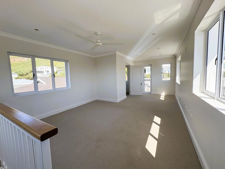 5 Bedroom Property for Sale in Whale Rock Western Cape